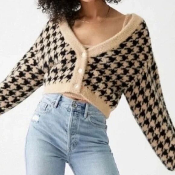 New Kendall & Kylie Cardigan Fuzzy Houndstooth sweater cropped - Picture 8 of 8